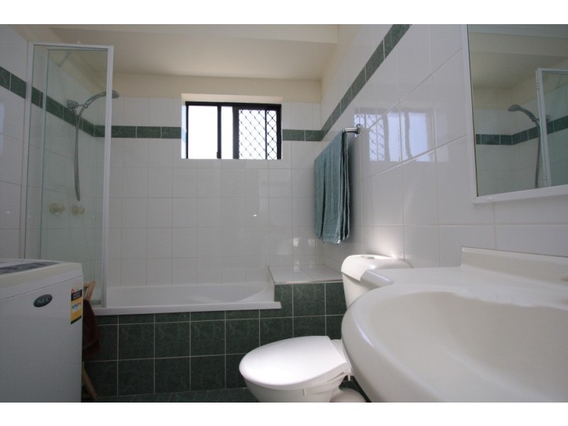 15 Dansie Street, Greenslopes QLD 4120