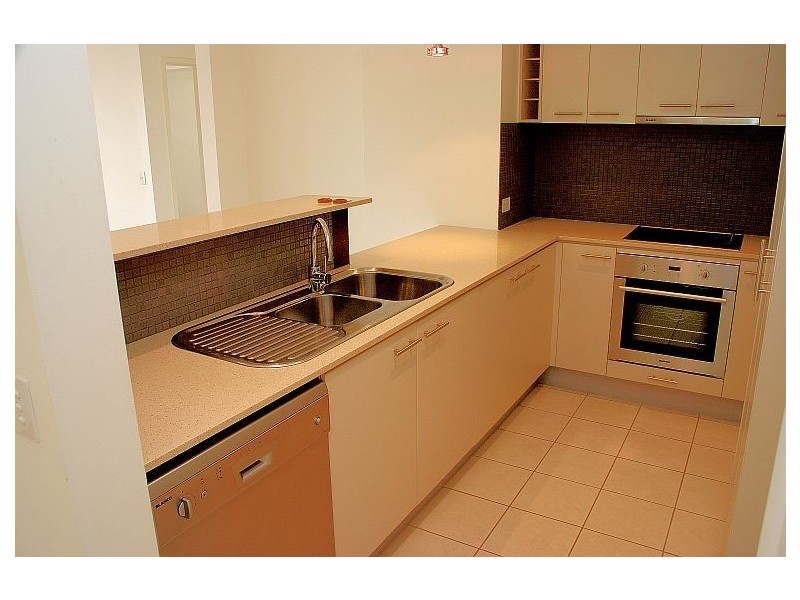 8/15 Laver Drive, Robina QLD 4226