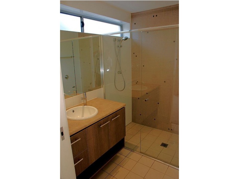 8/15 Laver Drive, Robina QLD 4226