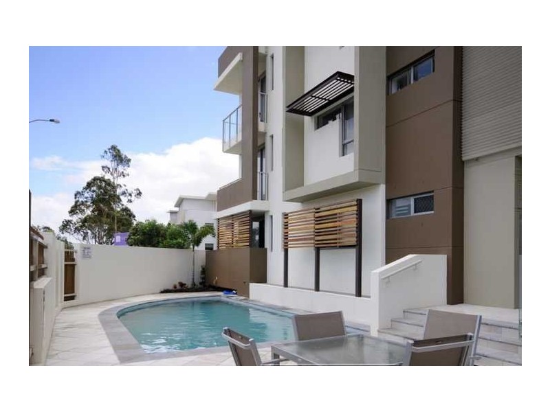 8/15 Laver Drive, Robina QLD 4226