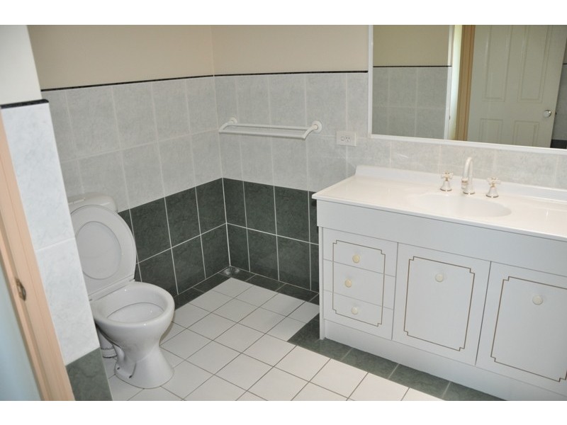 580 Seventeen Mile Rocks Rd, Sinnamon Park QLD 4073