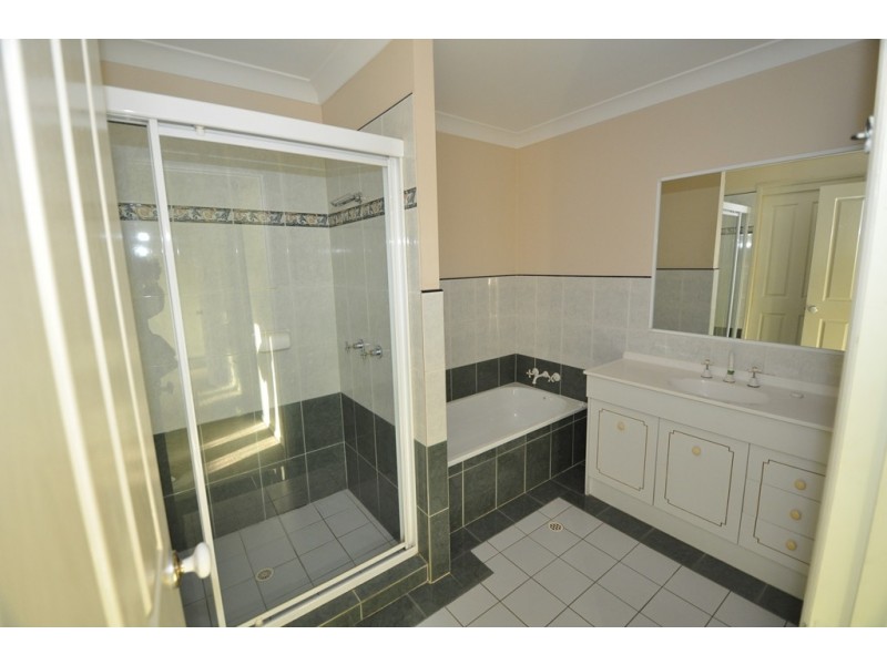 580 Seventeen Mile Rocks Rd, Sinnamon Park QLD 4073