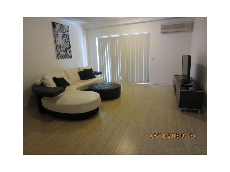 20/2 Geradlton Drive, Varsity Lakes QLD 4227