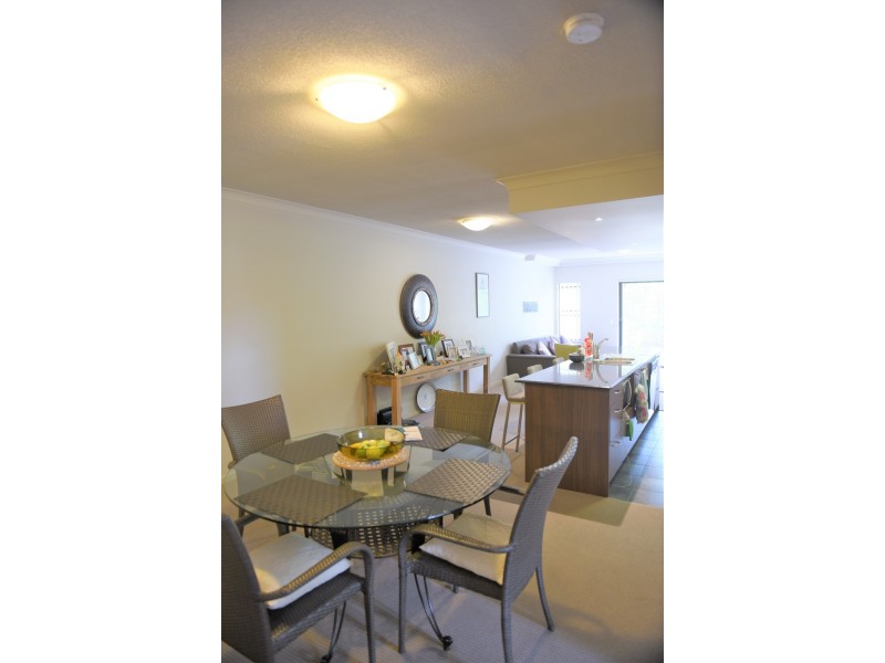 24/2 Geraldton Drive, Varsity Lakes QLD 4227