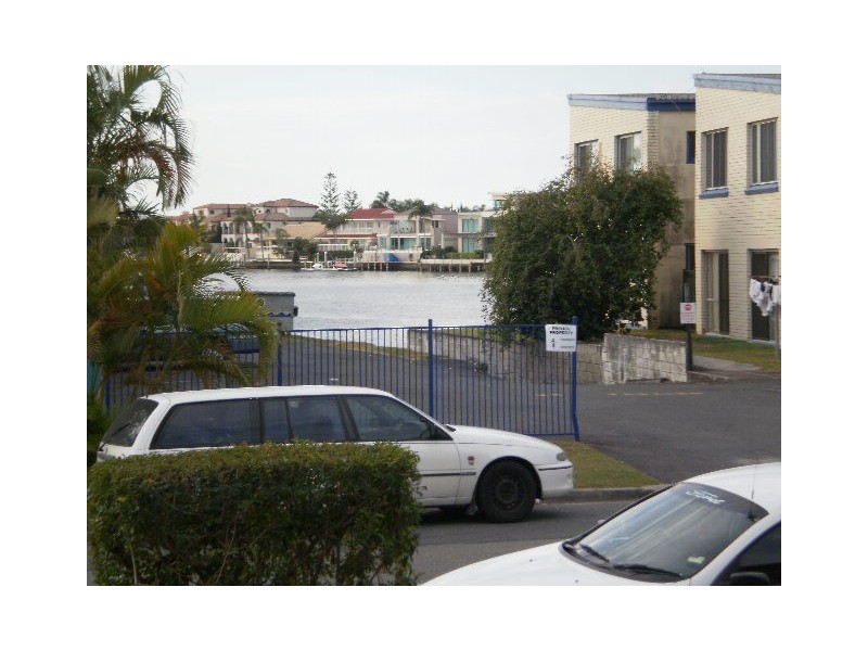 1-112 STANHILL ROAD, Chevron Island QLD 4217