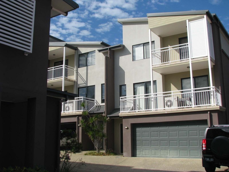 8/12 Geraldton Drive, Varsity Lakes QLD 4227