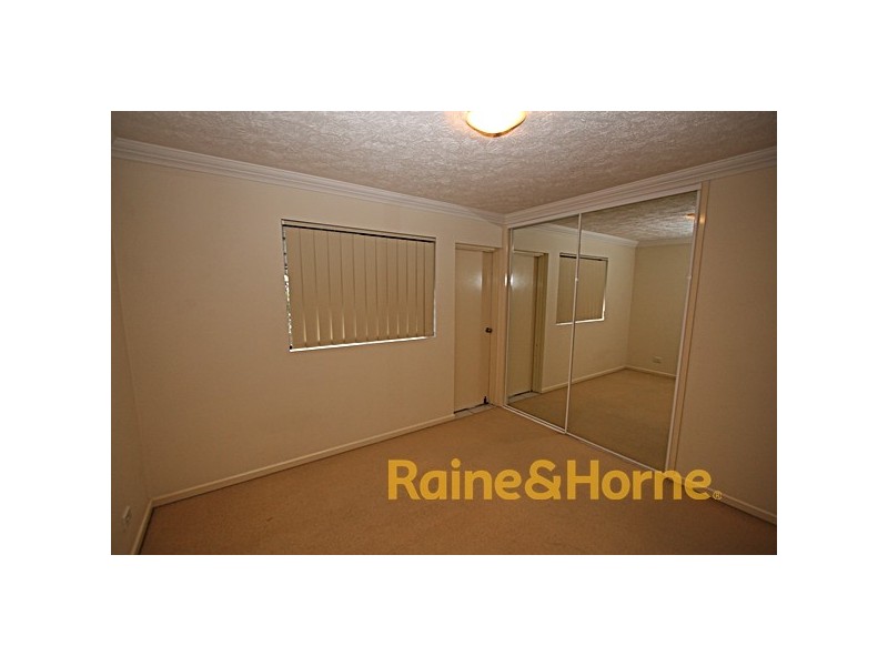 15 Dansie Street, Greenslopes QLD 4120