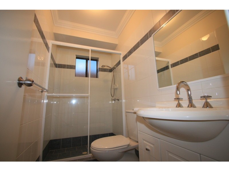 15 Dansie Street, Greenslopes QLD 4120