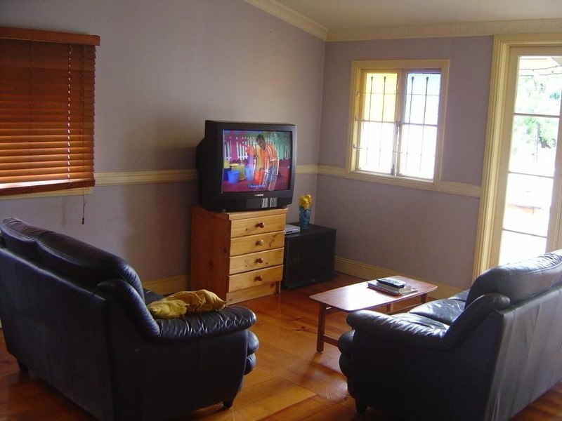 14 Lockerbie Street, Kangaroo Point QLD 4169