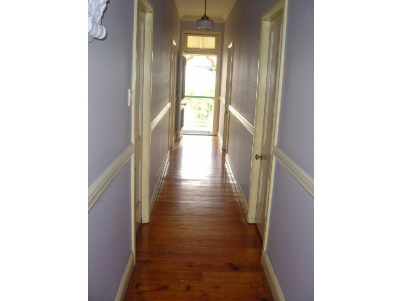 14 Lockerbie Street, Kangaroo Point QLD 4169