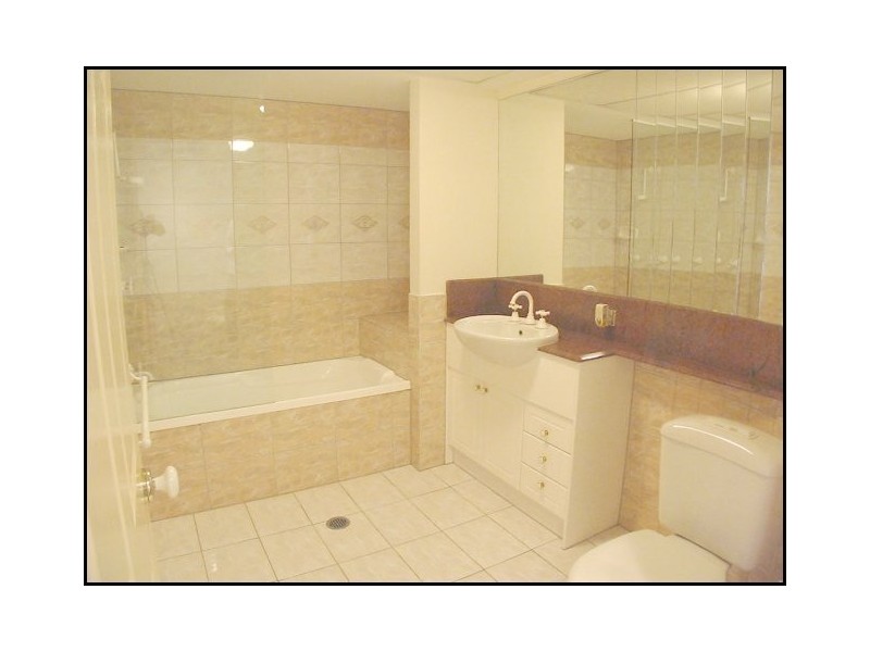 17/10 Park Avenue, Kangaroo Point QLD 4169