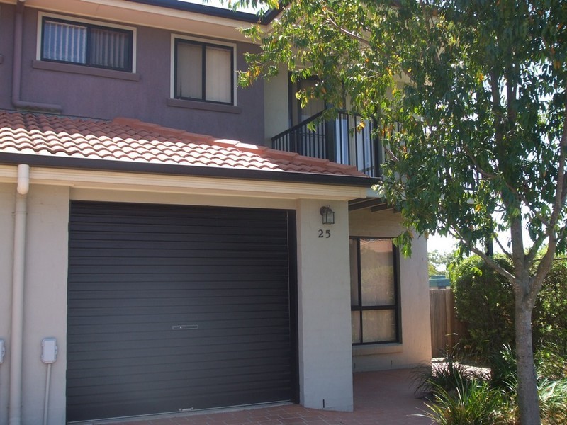 25 Buckingham Place, Eight Mile Plains QLD 4113