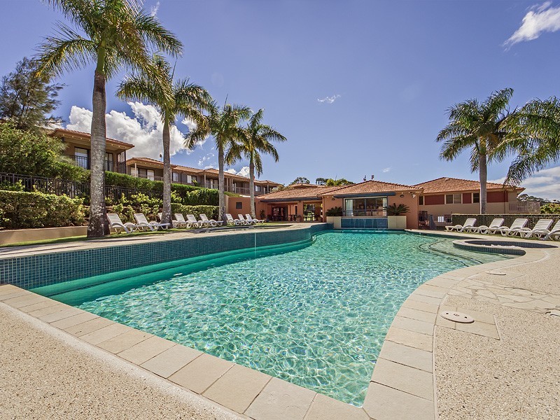 13/4 University Drive, Robina QLD 4226