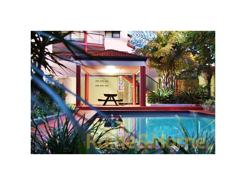 15 Dansie Street, Greenslopes QLD 4120