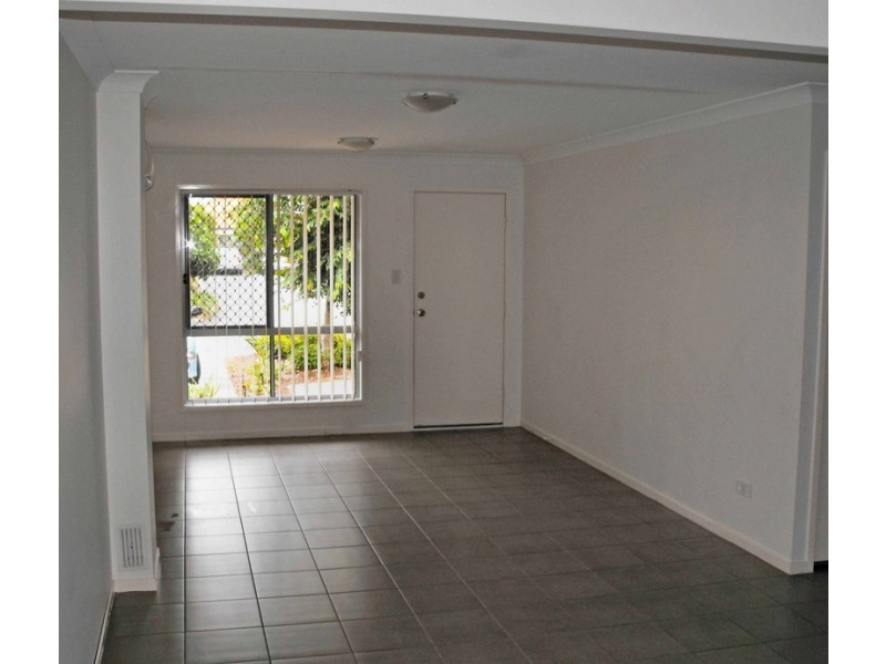 19 / 6 University Drive, Meadowbrook QLD 4131