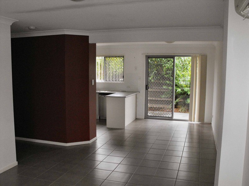 19 / 6 University Drive, Meadowbrook QLD 4131