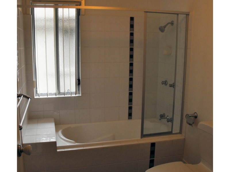 19 / 6 University Drive, Meadowbrook QLD 4131