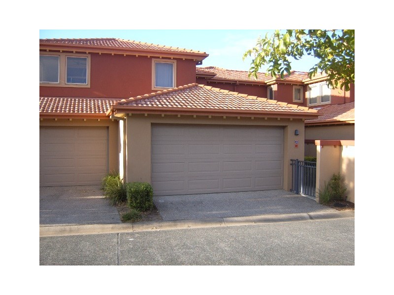 21/4 University Drive, Robina QLD 4226