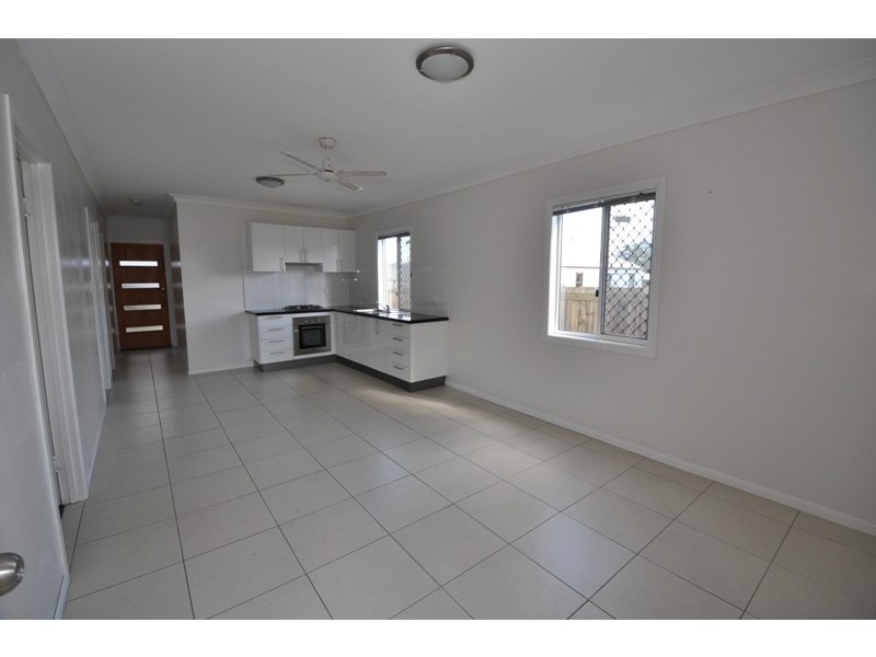 1/9 Brassey St, Fairfield QLD 4103