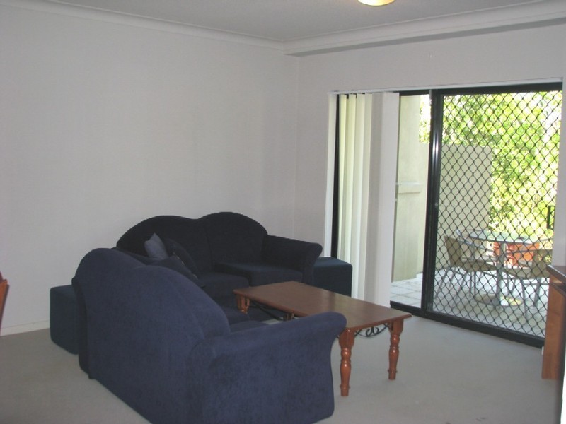 39/2 Geraldton Drive, Varsity Lakes QLD 4227