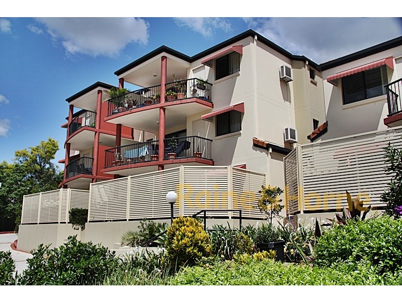 15 Dansie Street, Greenslopes QLD 4120