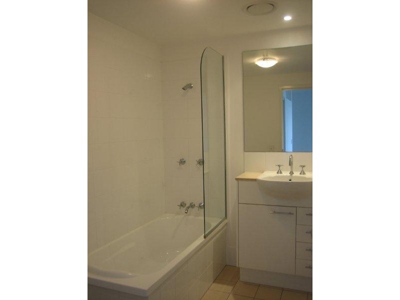 16/98 University Drive, Varsity Lakes QLD 4227