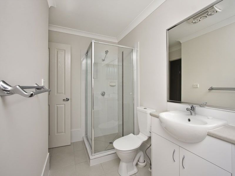 8/7 Roxwell Street, Forest Lake QLD 4078