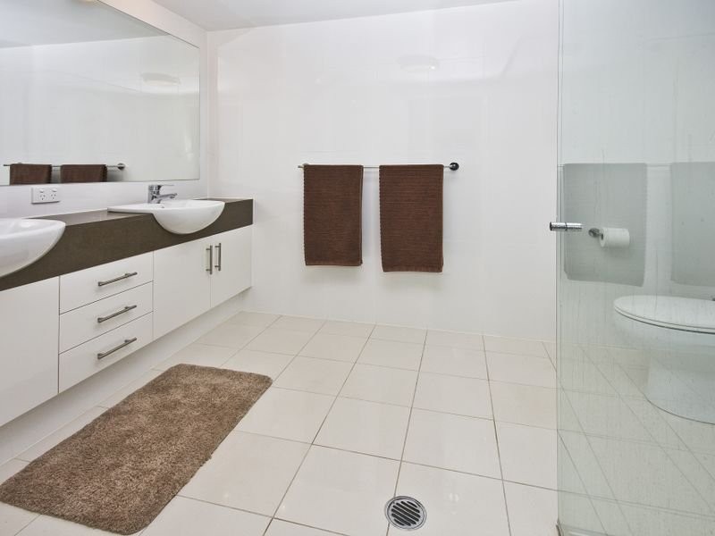 135 Shore Street west, Cleveland QLD 4163