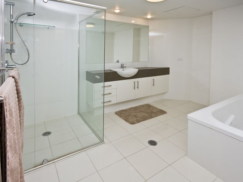 135 Shore Street west, Cleveland QLD 4163