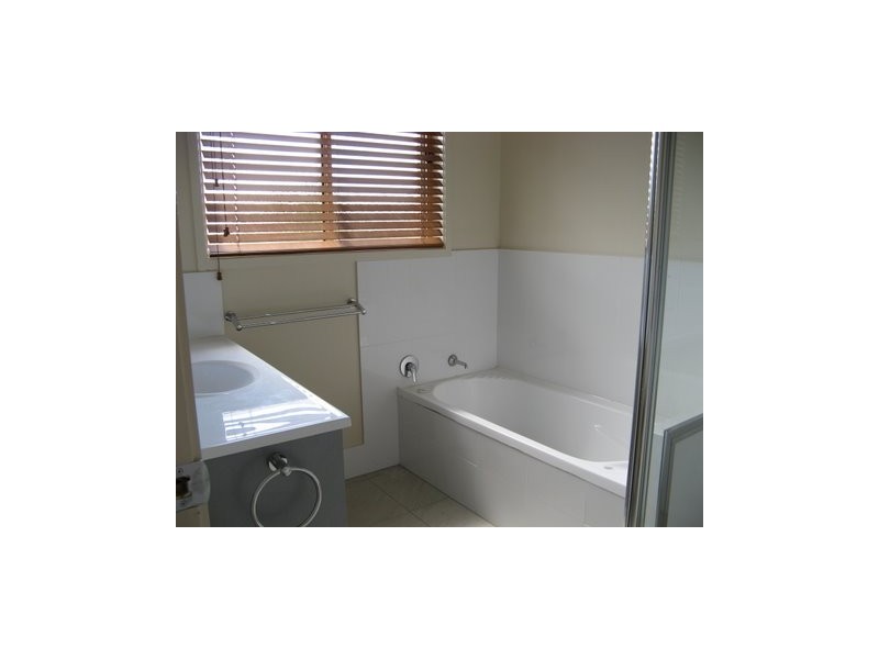582 Manly Road, Wakerley QLD 4154