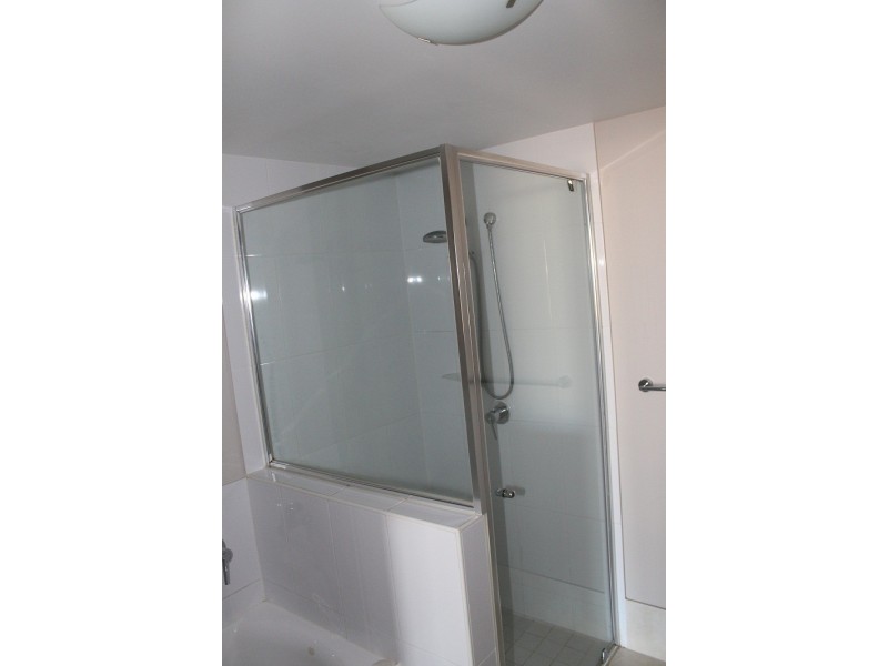 141c Shore Street West, Cleveland QLD 4163