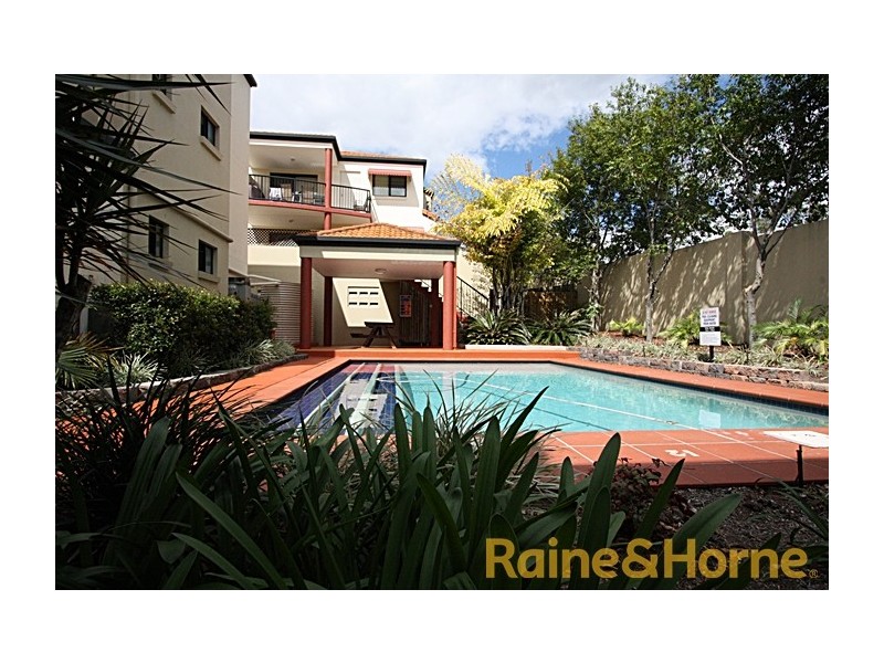 15 Dansie Street, Greenslopes QLD 4120