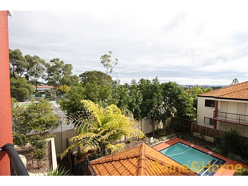 15 Dansie Street, Greenslopes QLD 4120