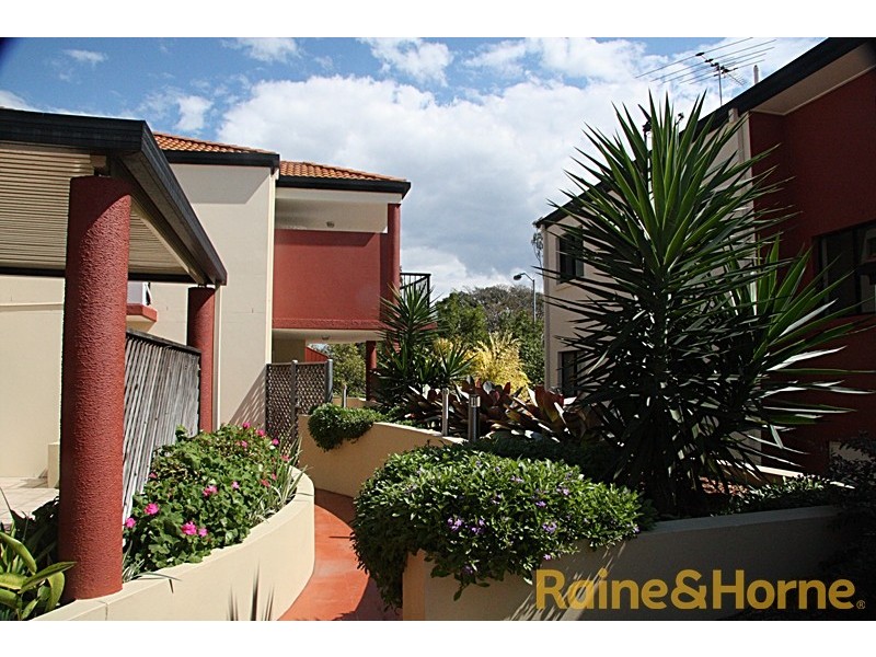 15 Dansie Street, Greenslopes QLD 4120