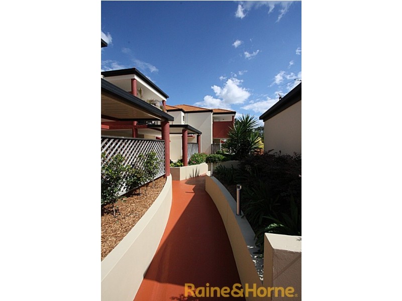 15 Dansie Street, Greenslopes QLD 4120