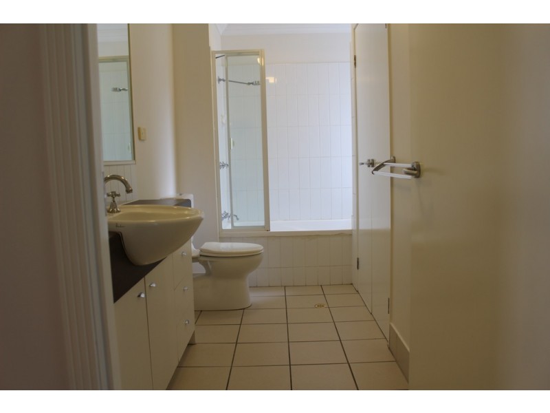 17 28 Belgrave Road, Indooroopilly QLD 4068