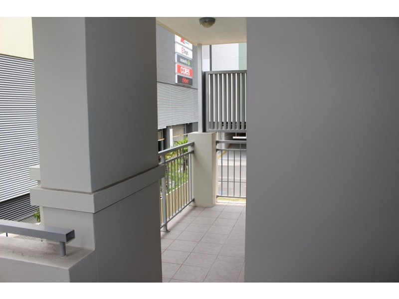 17 28 Belgrave Road, Indooroopilly QLD 4068