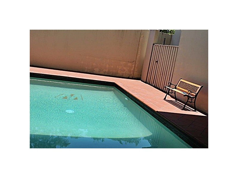 17 28 Belgrave Road, Indooroopilly QLD 4068