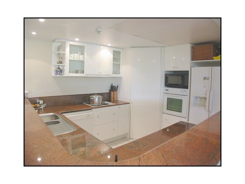 13/10 Park Avenue, Kangaroo Point QLD 4169