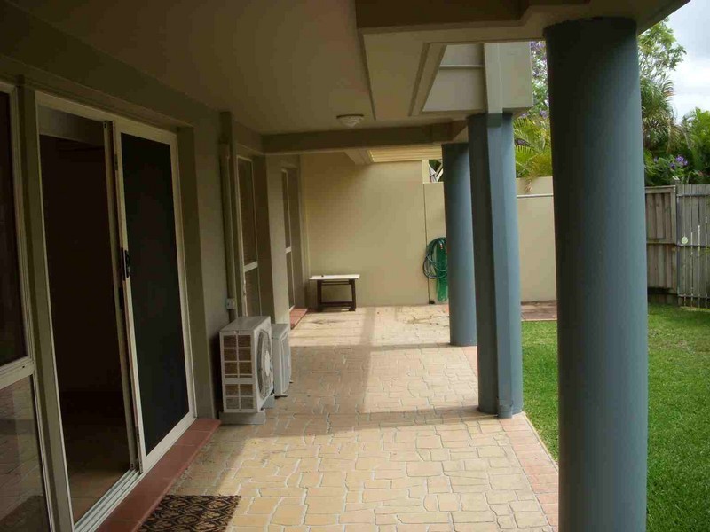 9/82-86 Limetree Parade, Runaway Bay QLD 4216