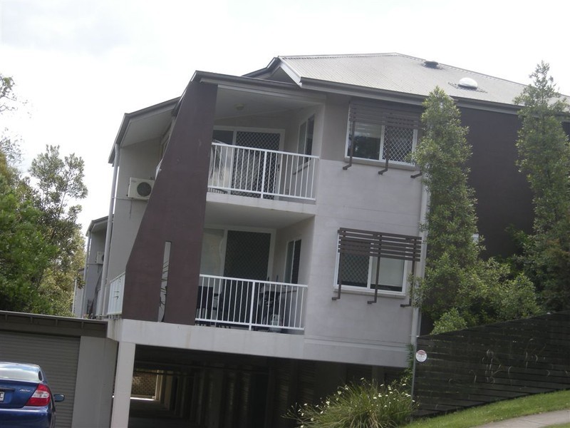 53 Whitmore Street, Taringa QLD 4068