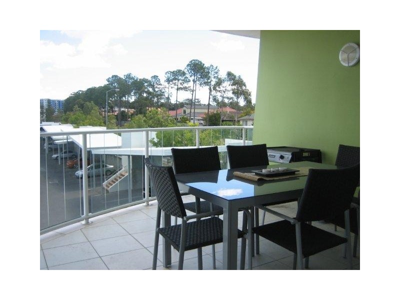 69/98 University Drive, Varsity Lakes QLD 4227