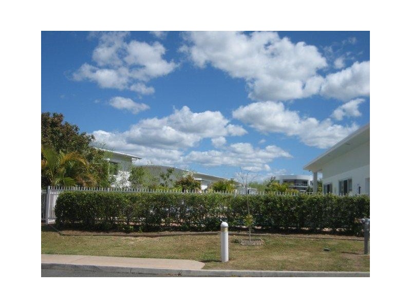 69/98 University Drive, Varsity Lakes QLD 4227
