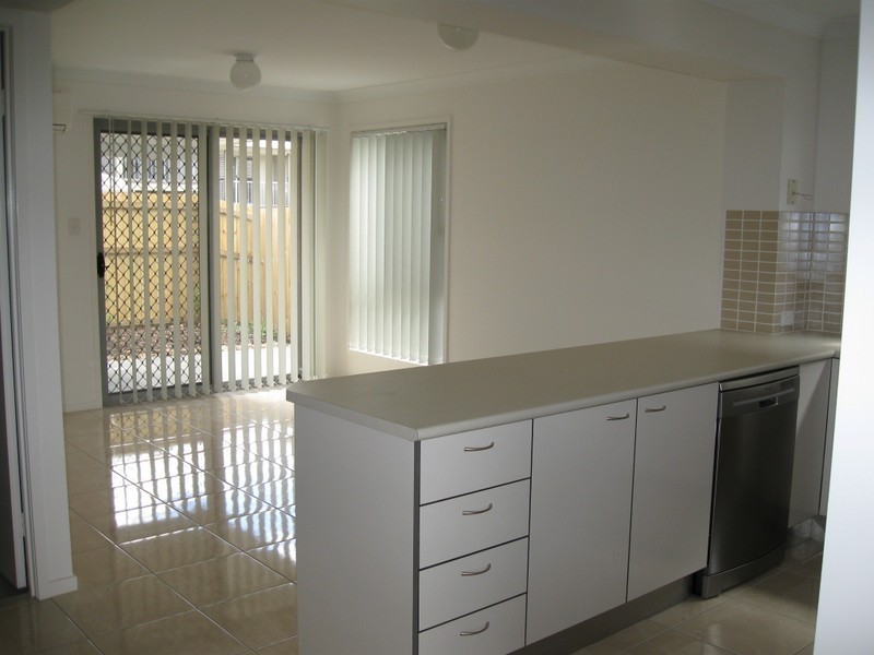 15 James Edward Street, Richlands QLD 4077