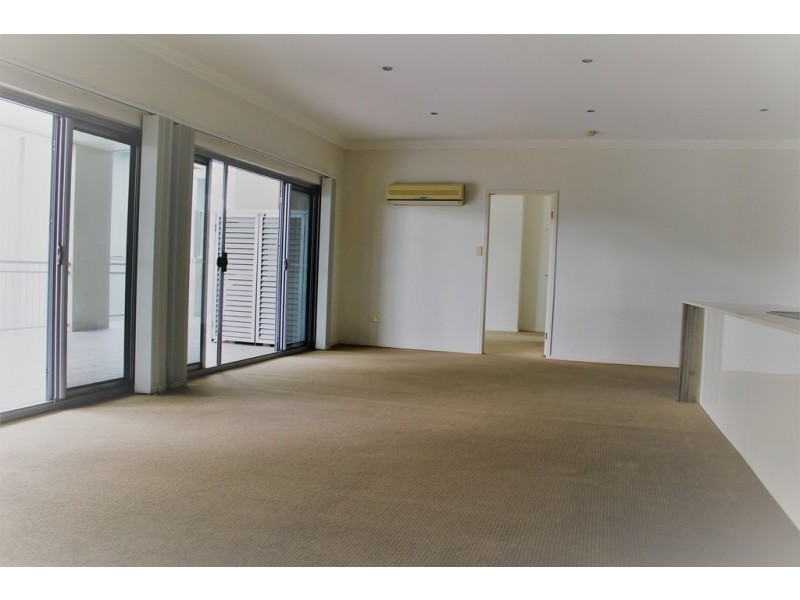 43 28 Belgrave Road, Indooroopilly QLD 4068