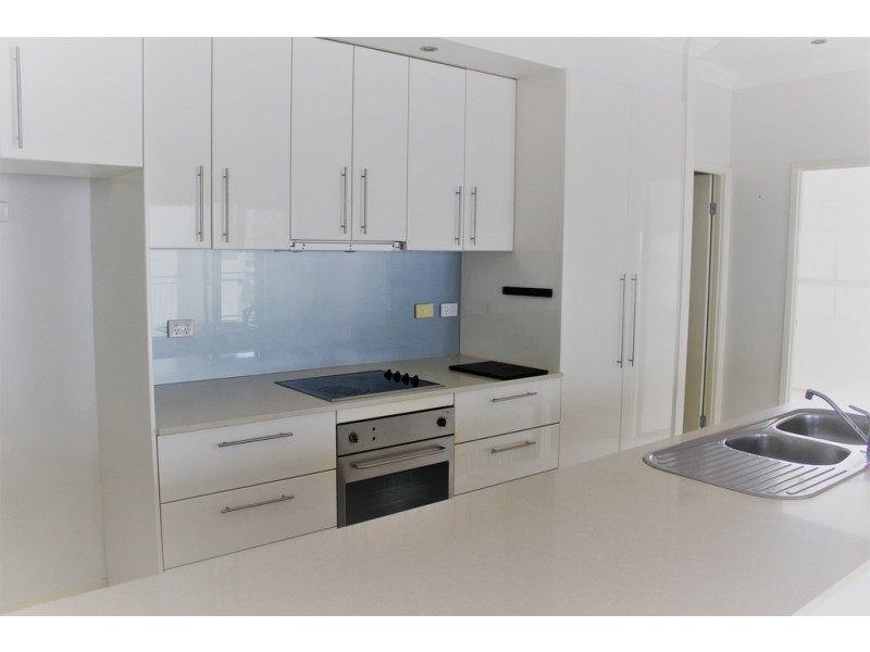 43 28 Belgrave Road, Indooroopilly QLD 4068