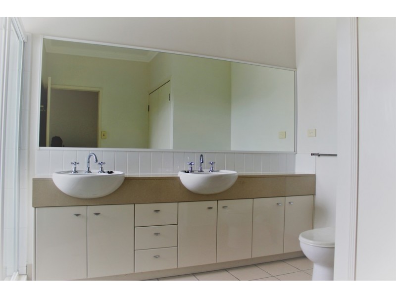43 28 Belgrave Road, Indooroopilly QLD 4068