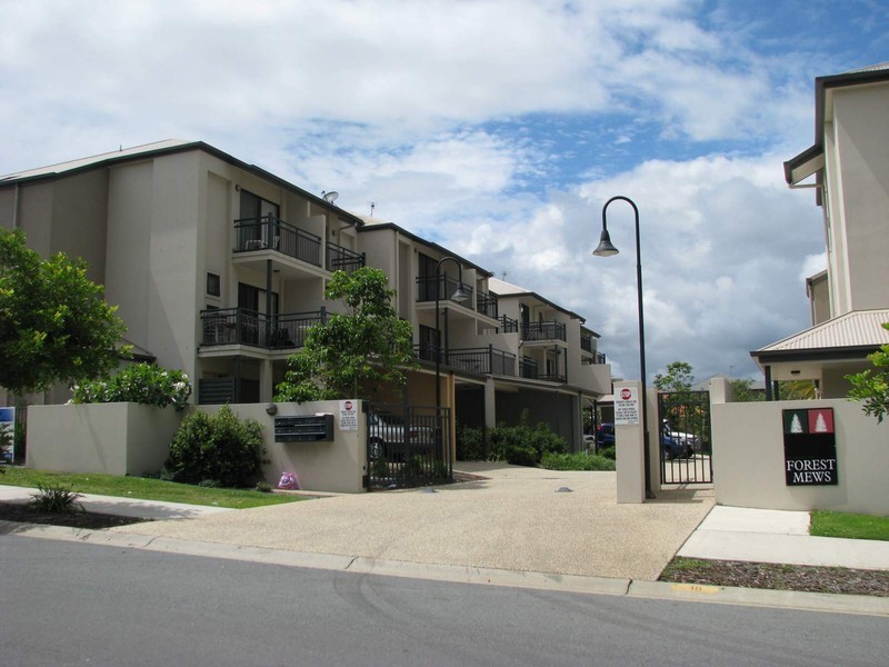 8/1 Gammon Drive, Varsity Lakes QLD 4227
