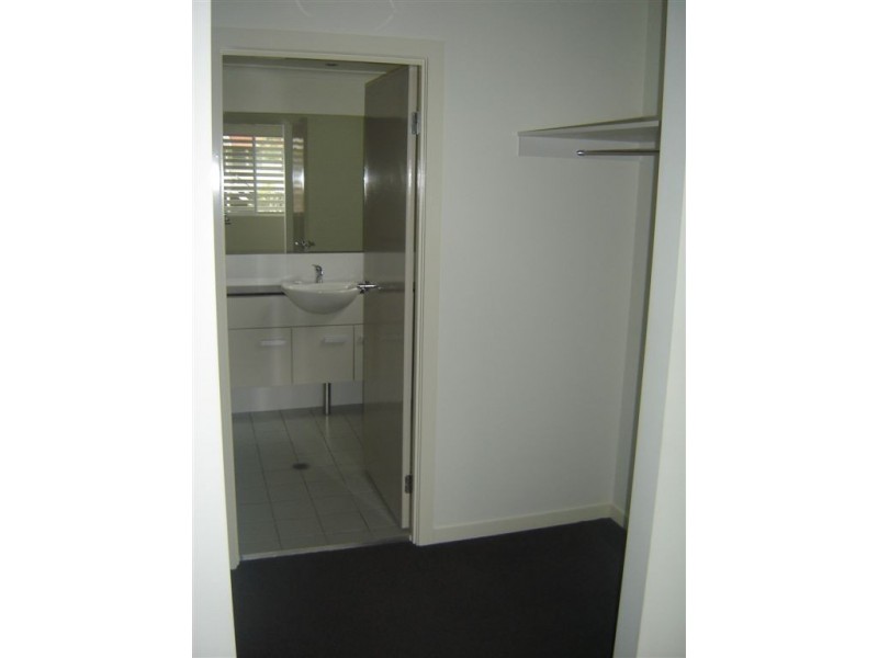 5 8-12 Belgrave Road, Indooroopilly QLD 4068