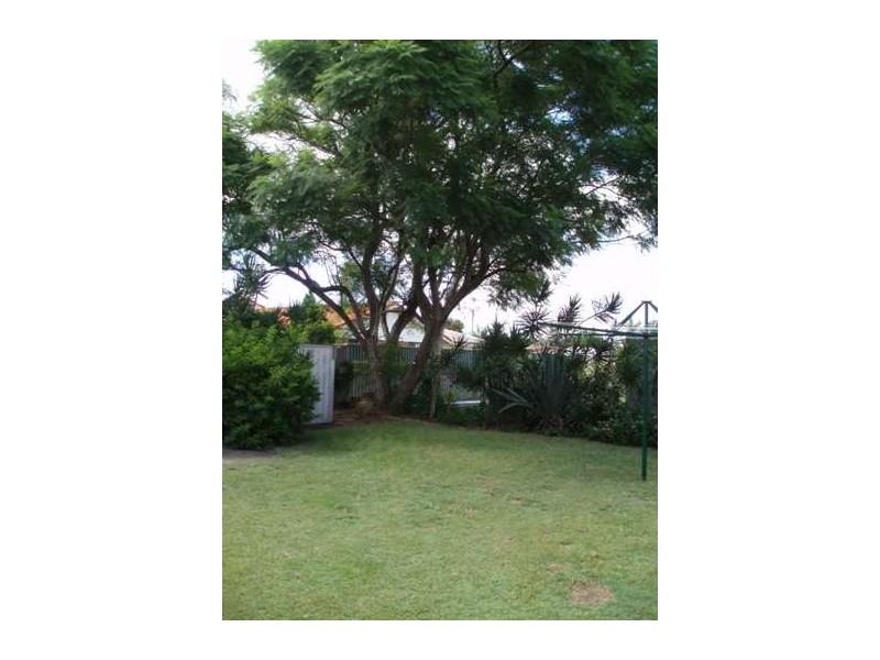 20 Barnard Street, Biggera Waters QLD 4216